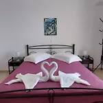 Tania R 3* Firostefani