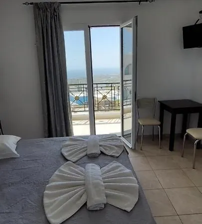 Tania R フィロステファニ