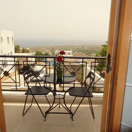 Tania R フィロステファニ